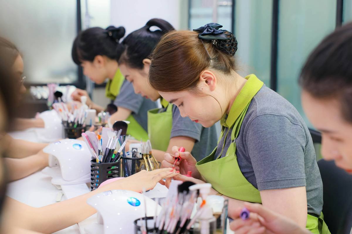 Why 78% of Aspiring Aestheticians Fail at Body Contouring—And How the Right Body Contouring Training Courses Can Save Your Career
